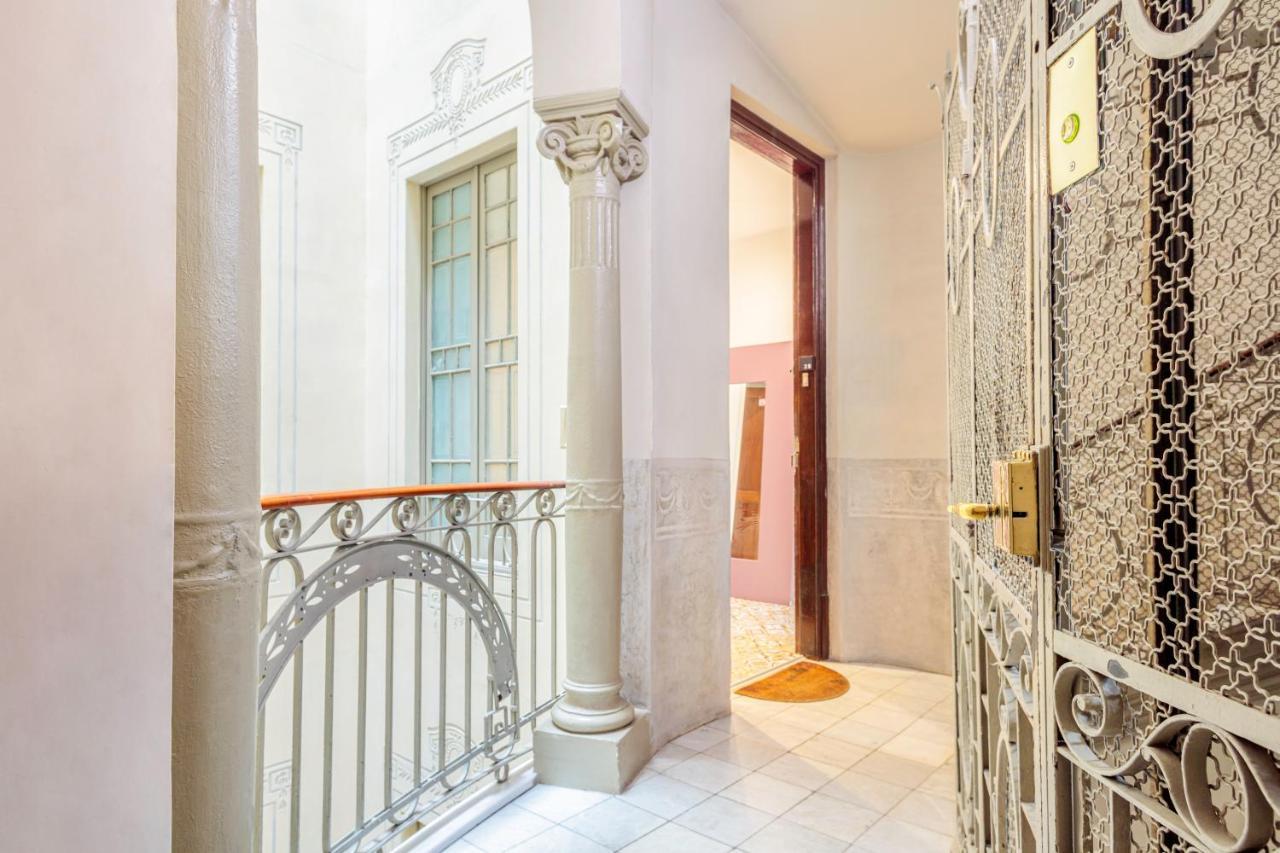 The Gaudi Suites II Barcelona Eksteriør bilde