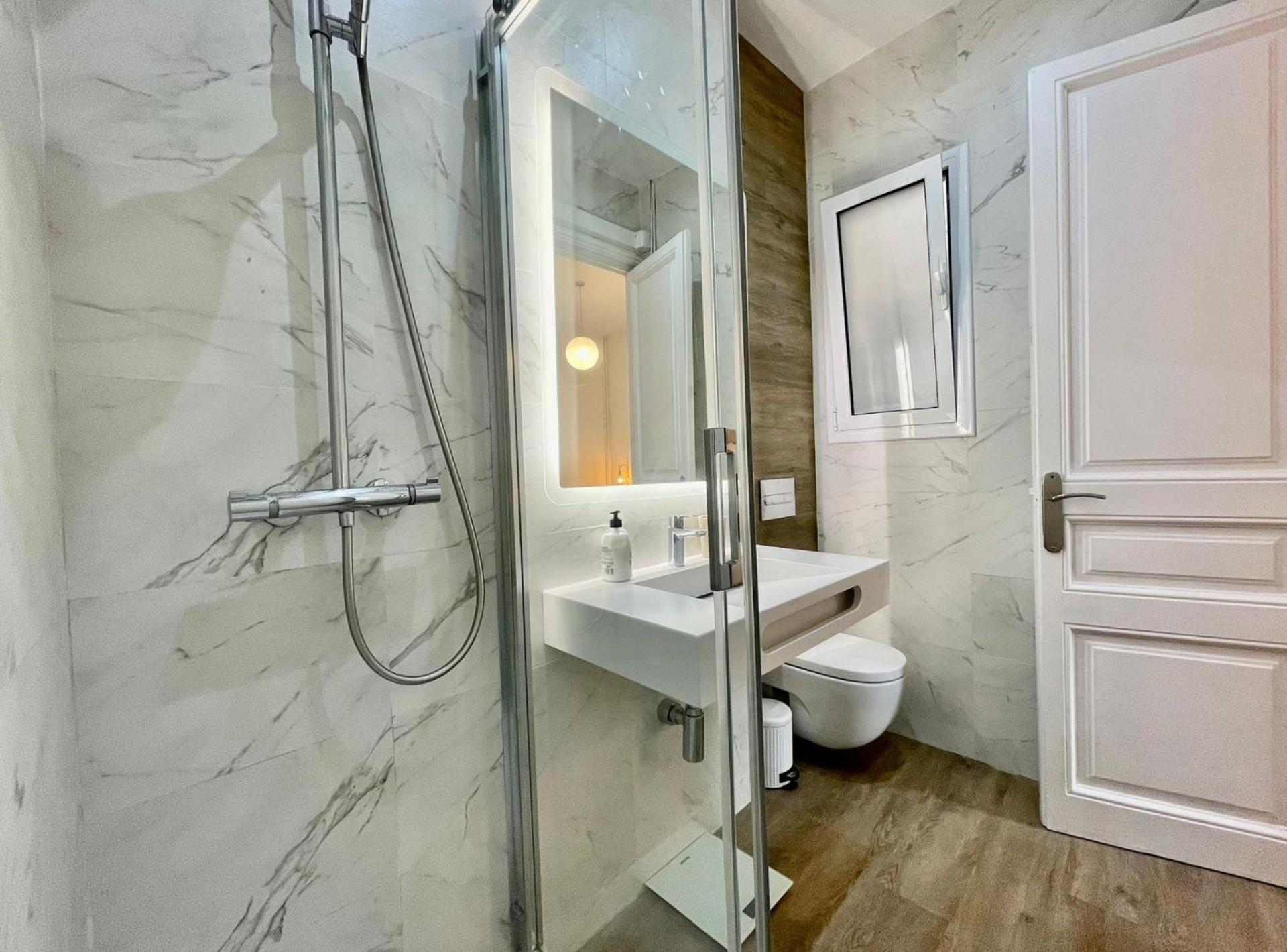 The Gaudi Suites II Barcelona Eksteriør bilde
