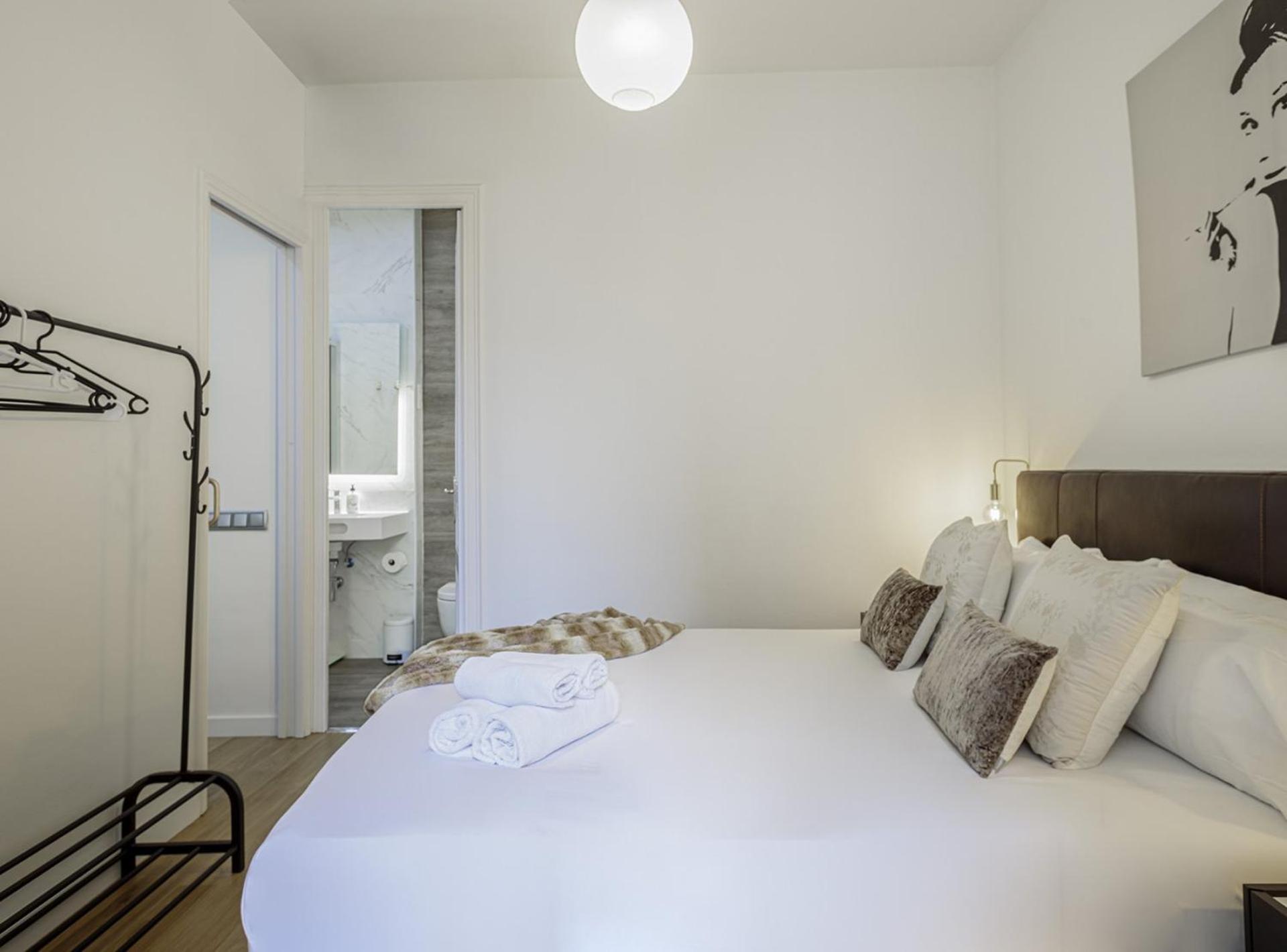 The Gaudi Suites II Barcelona Eksteriør bilde